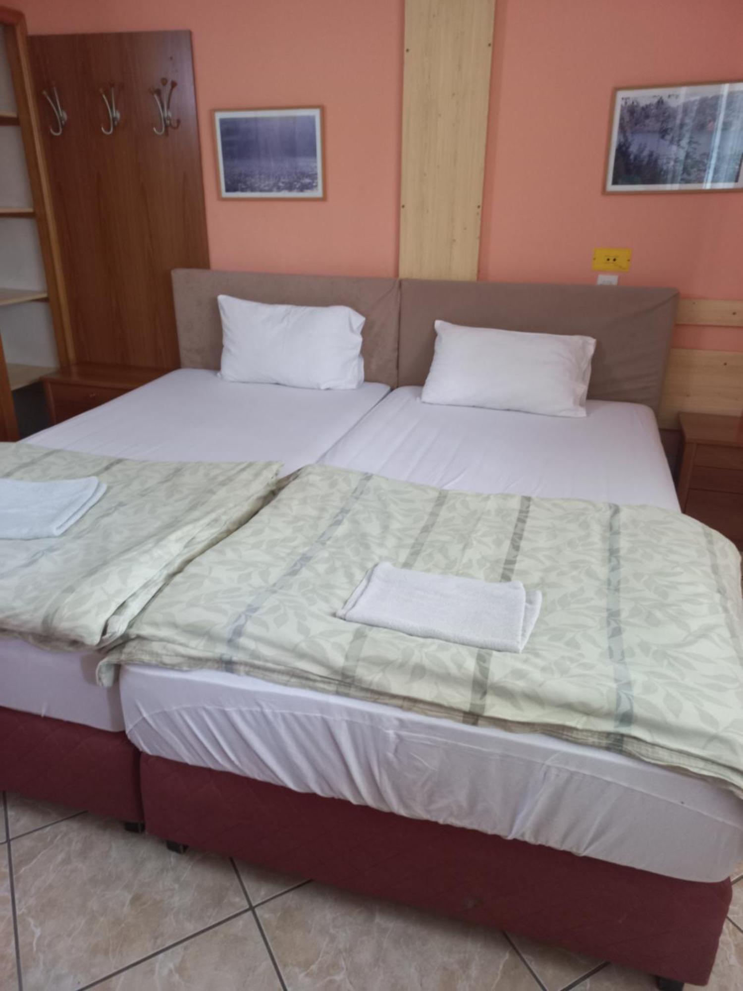 Hostel Bata Kanjiža 外观 照片